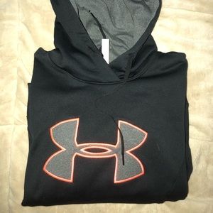 Under Amour sweatshirt